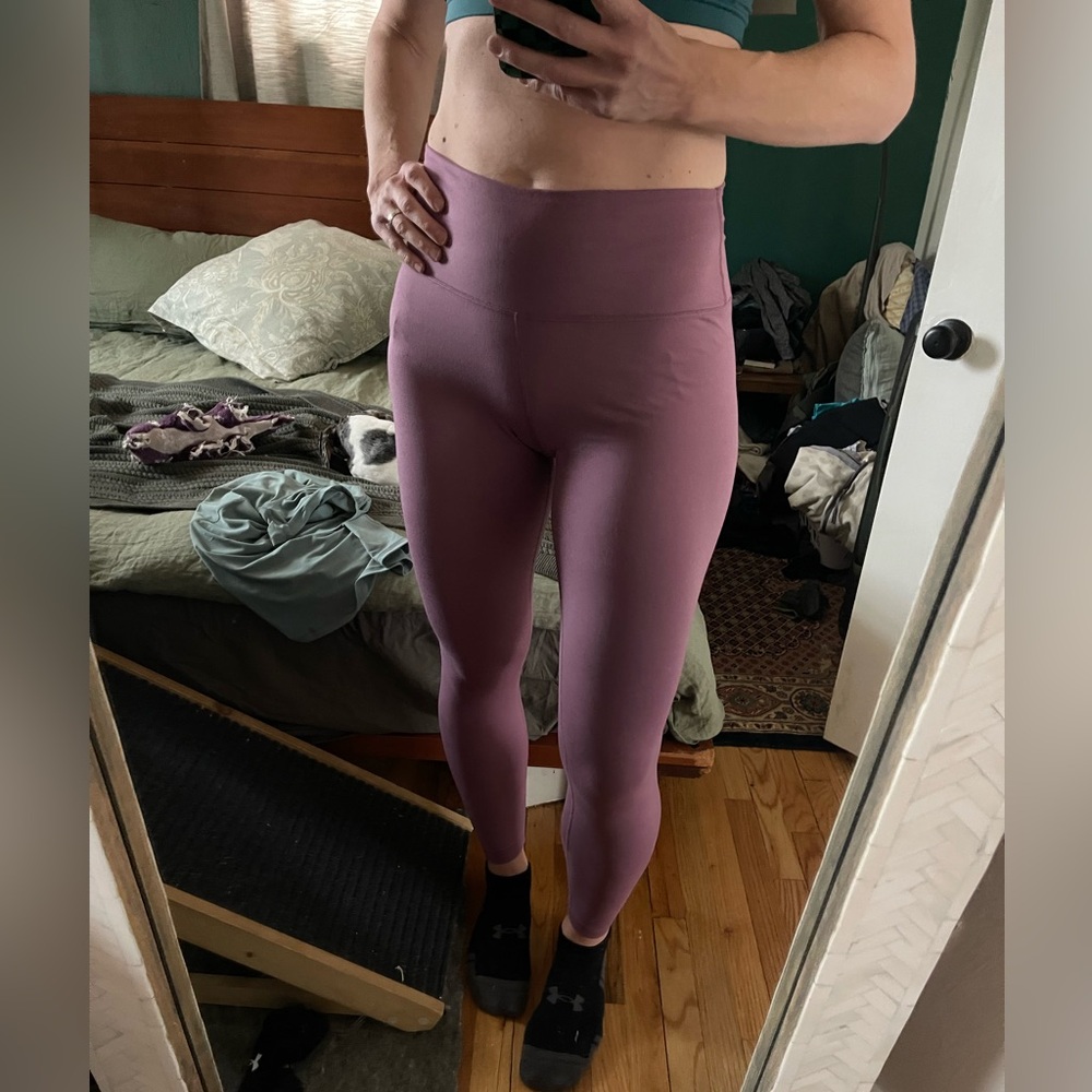 NO BULL high rise matte tight
Size Large 
Berry color
